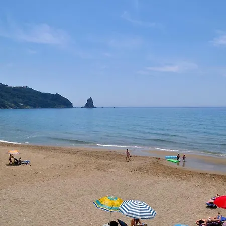 With Pool Maria On Agios Gordios アパート